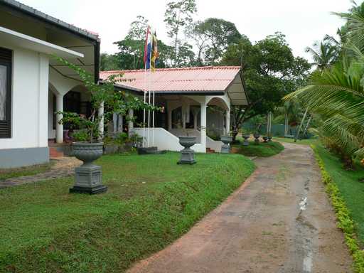 Ingang van het Holland House of Hope